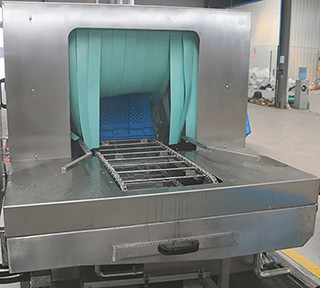 Fully Automatic Industrial Washing Machine for Fast and Cleaning of Plastic SUS Trays